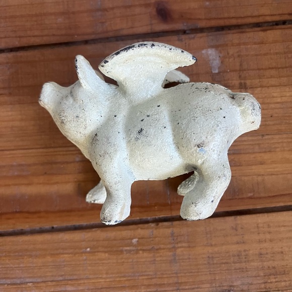 Cast Iron Flying Pig Piggy Bank Coin Bank Cream Off White Trinket - Picture 4 of 11
